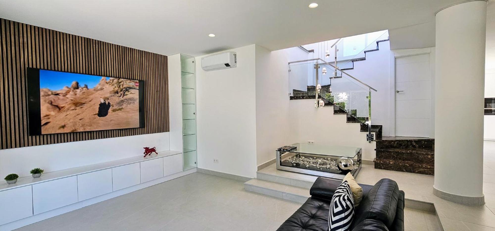 6 Bedrooms New Luxury With Private Pool And Jacuzzi Villa